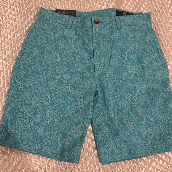 Vineyard vines new shorts - Picture 4 of 5
